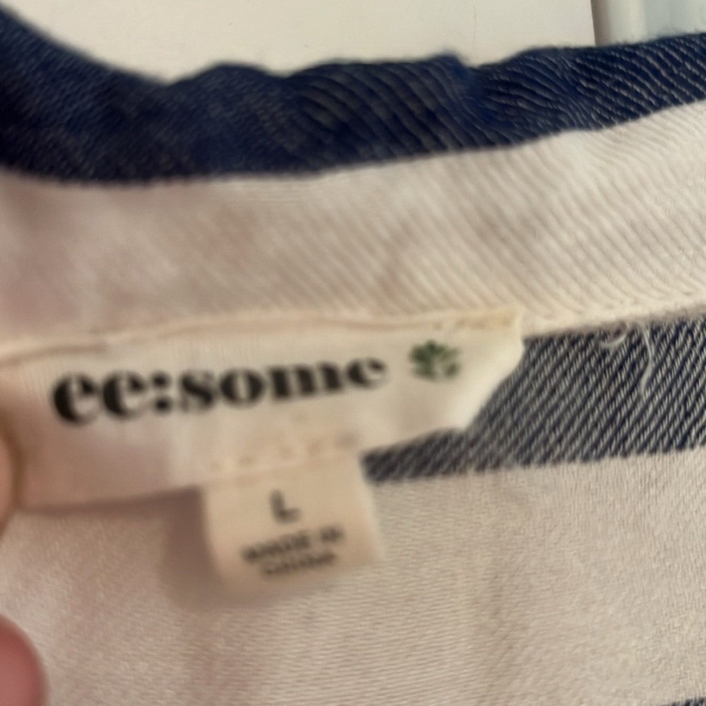 EE:Some Blue White Striped Tunic Short Sleeve Button Down Shirt Size Large EUC - Picture 2 of 5